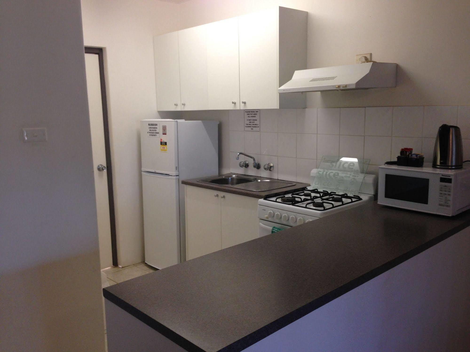 Carnarvon Central Apartments Екстер'єр фото